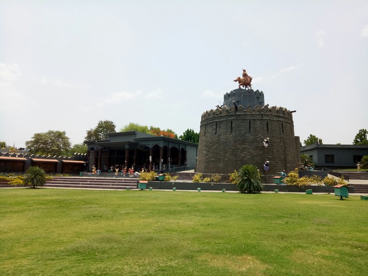kolhapur akluj