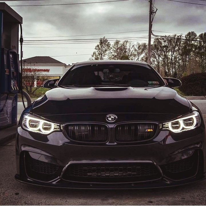 bLaCk BmW
