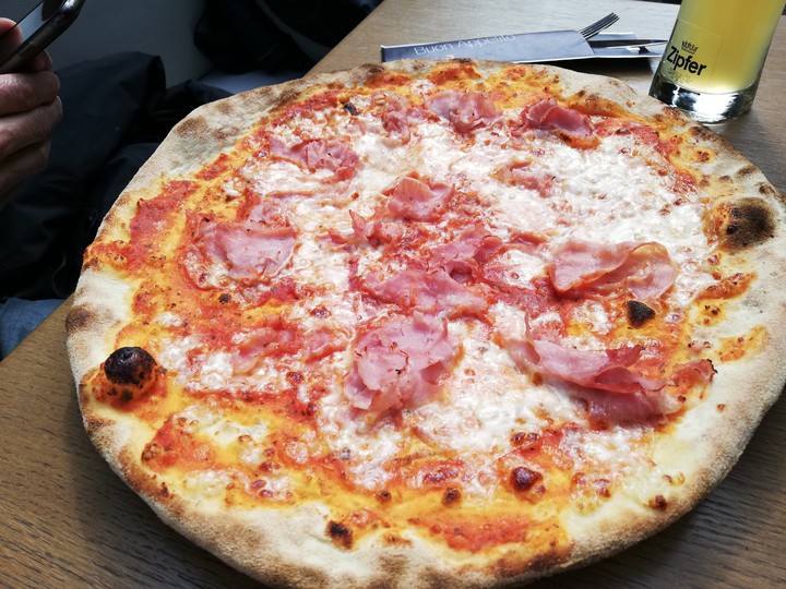 Pizza Schinken