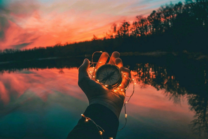 ∆