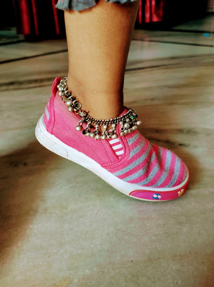 Shoe