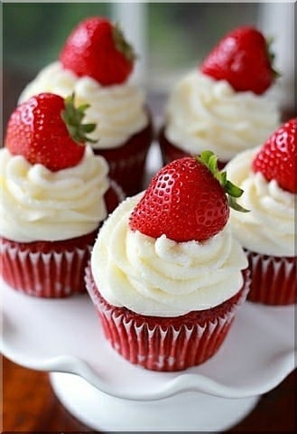 Strawberry cupcakes