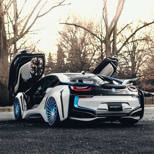 BMW I8