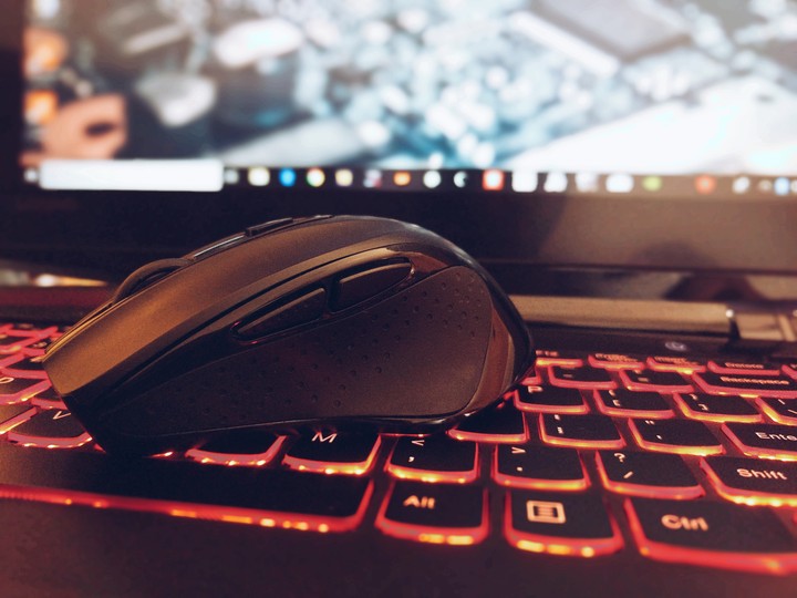 Lenovo Y700