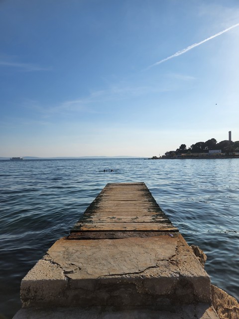Water, cloud壁纸