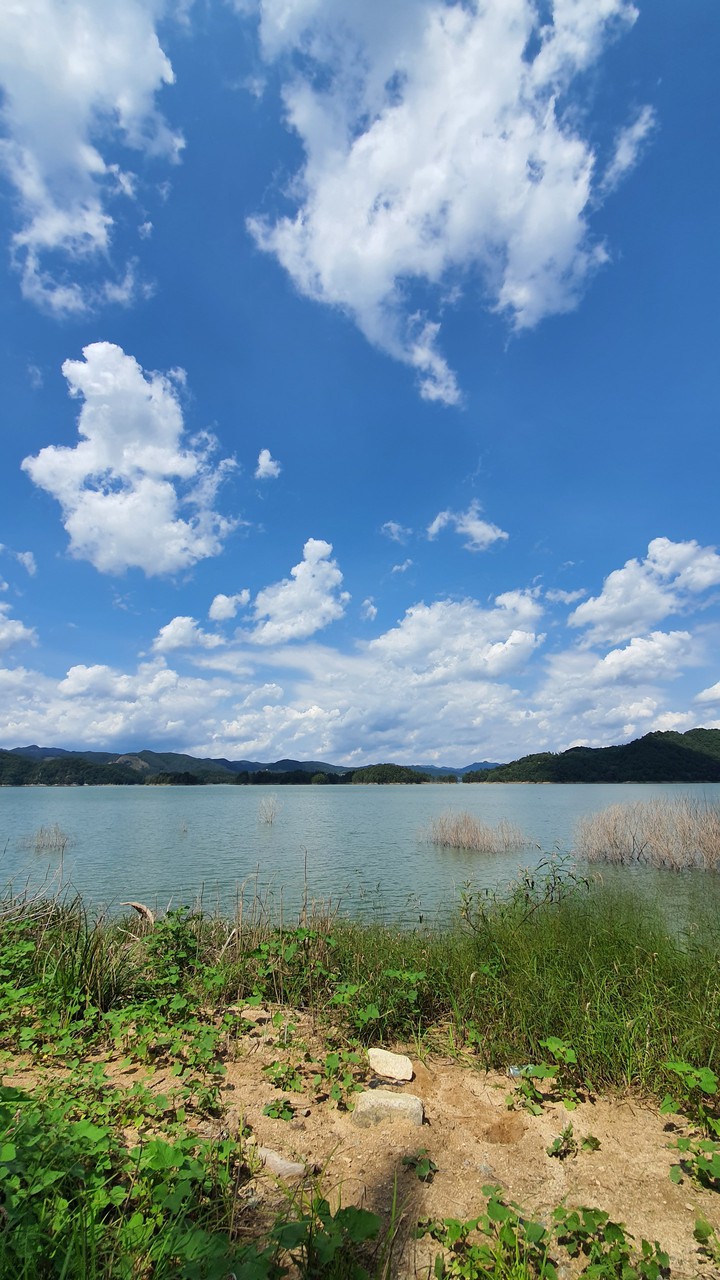 Cloud above the lake Korea