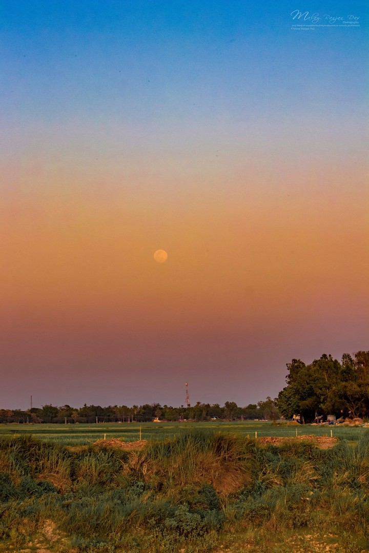 Day End Moon