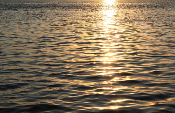 вода