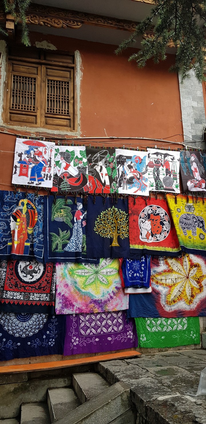 Dyeing cloth