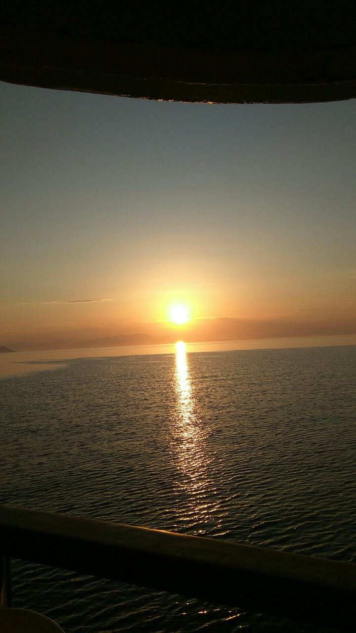 sunrise in tge boat