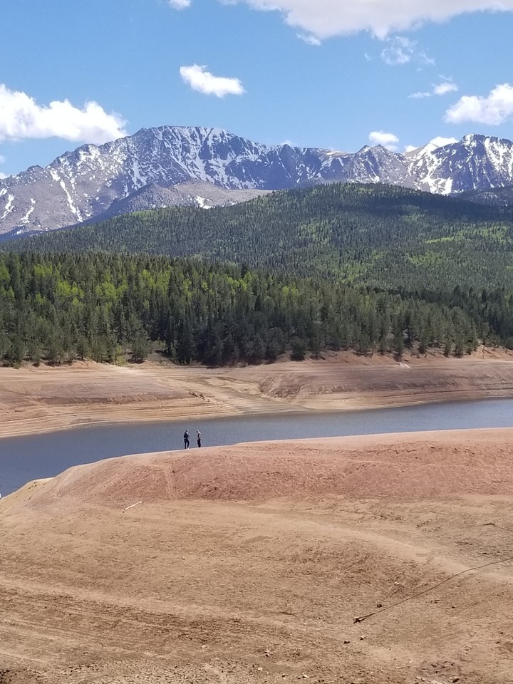 Crystal-less Lake