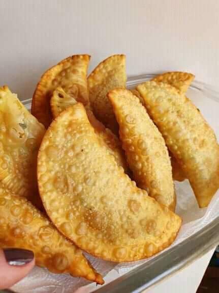 Pastéis pra vocês curtirem amigos  delícia.