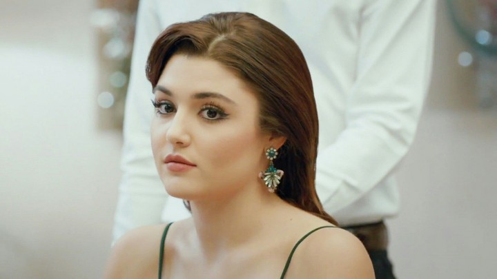 Hande erçel aka hayat