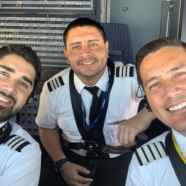 ✈️✈️