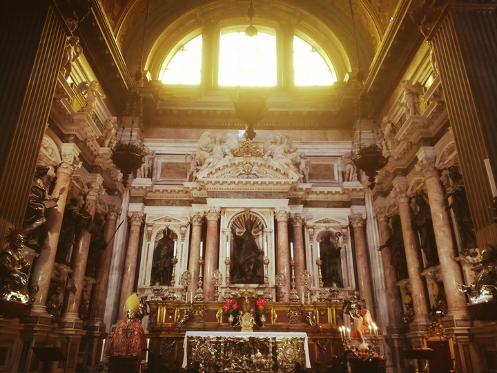 Main altar of Saint Gennaro