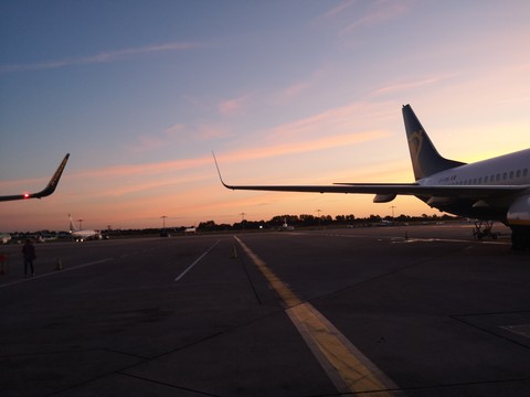 sky, airline Hintergrundbilder
