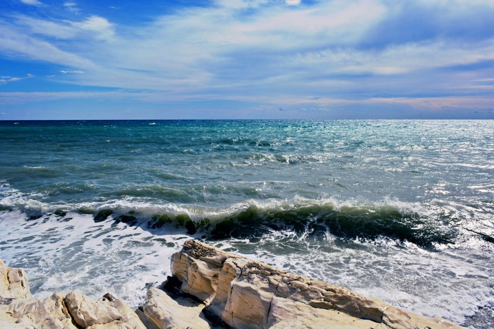 море
