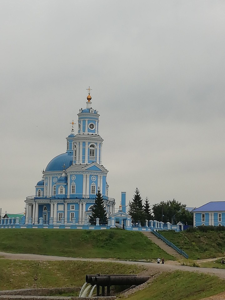 Церковь.
