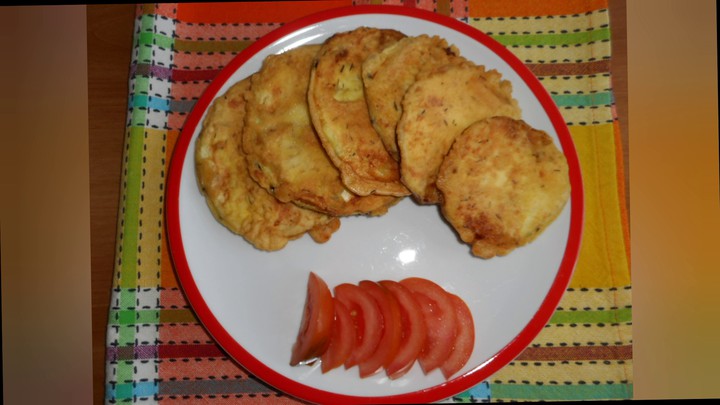 Fried aubergines in batter