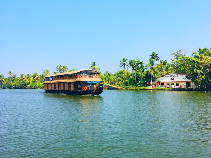Kochirajavu house boat