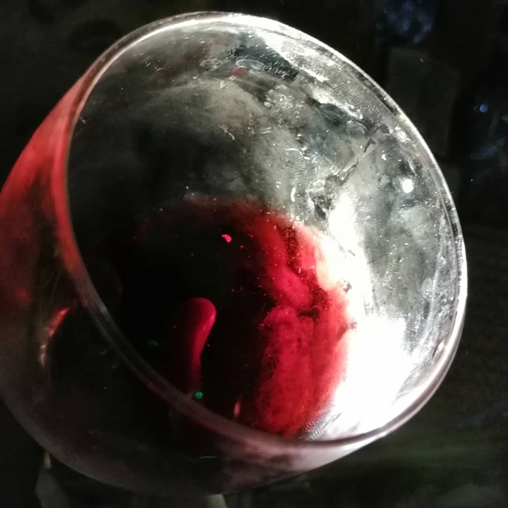 Красное в бокале
