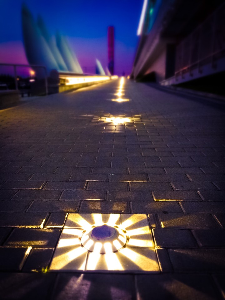 Alley embankment