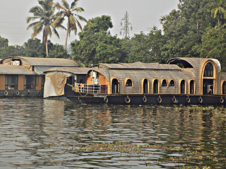 House boat