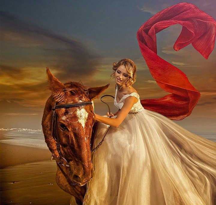 A dama e seu cavalo.
