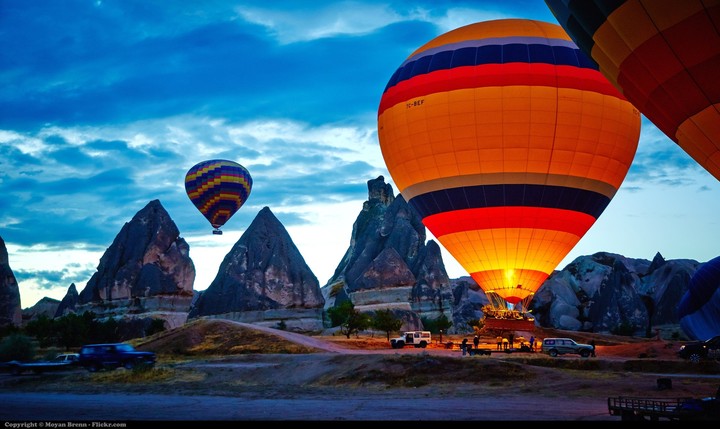 Beautiful scenery and Hot air balloon