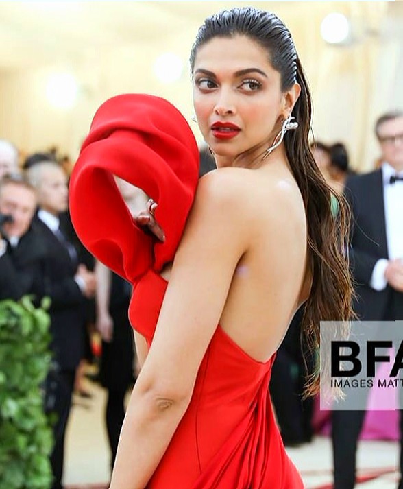 Deepika padukone bollywood actress in MET GALA 2018official