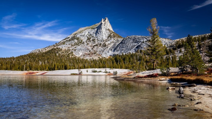 ταπετσαρίες mountain, tarn