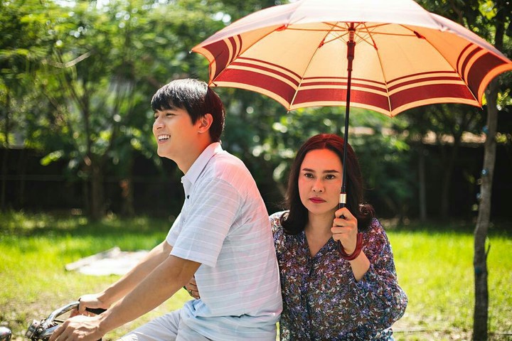 Jame jirayu with his mum