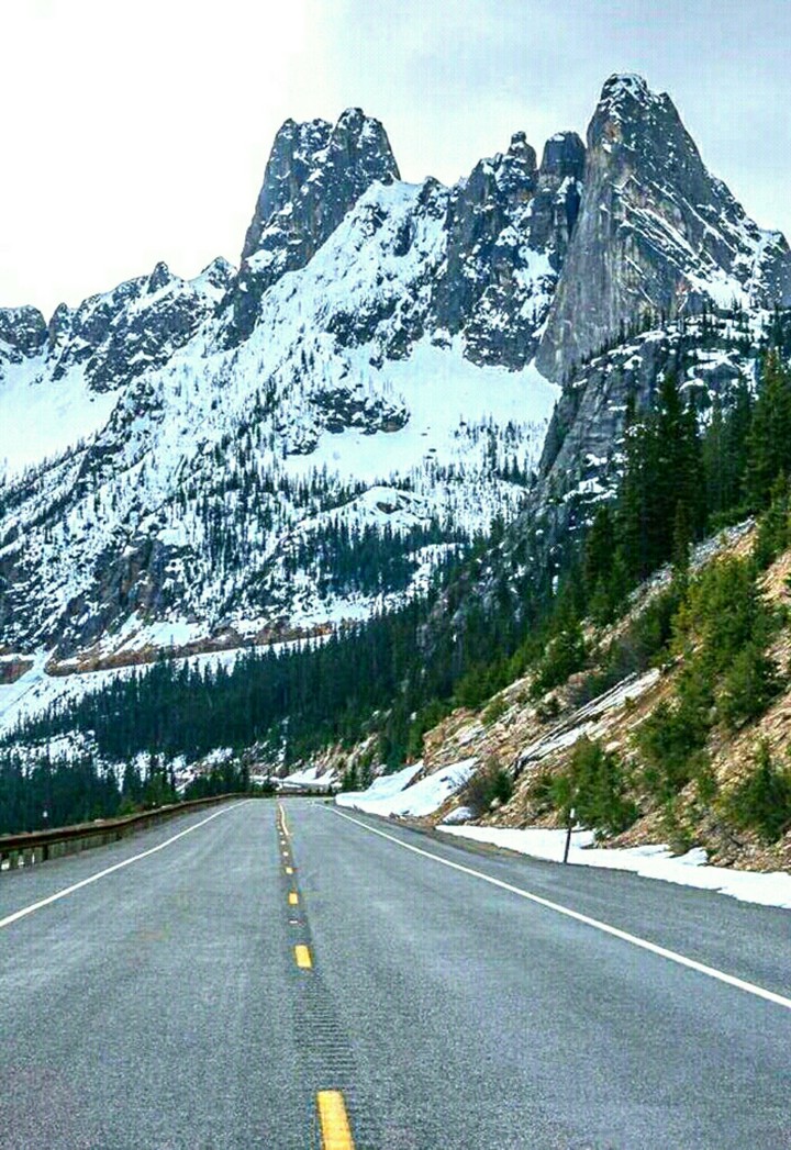 Road To Mountain