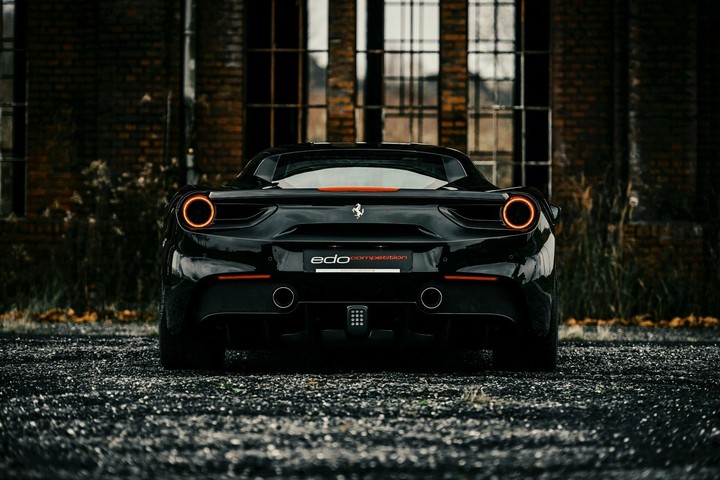 Ferari