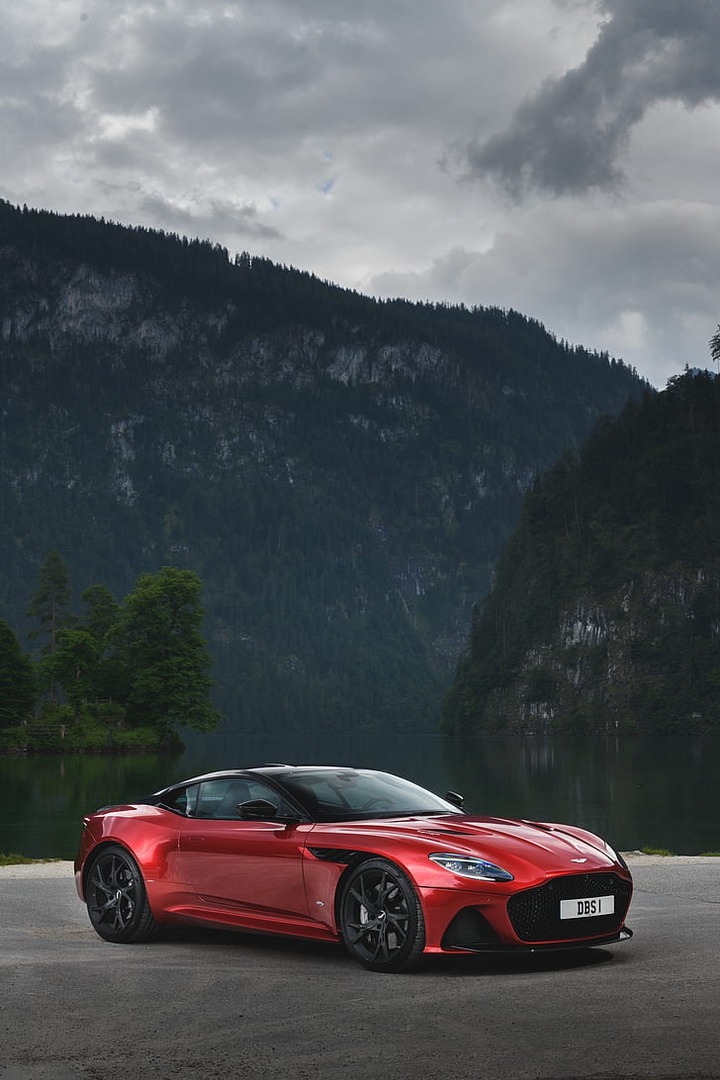 AstonMartin....
