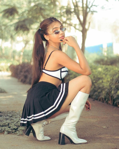 Erotic Indian Model Photoshoot