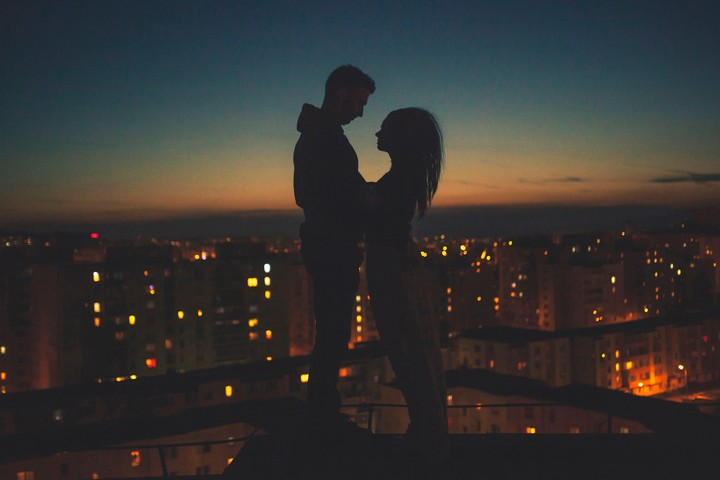 Silhouettes Couple Romance Night City