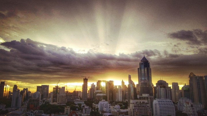 Bangkok Nana facing Phloen Chit