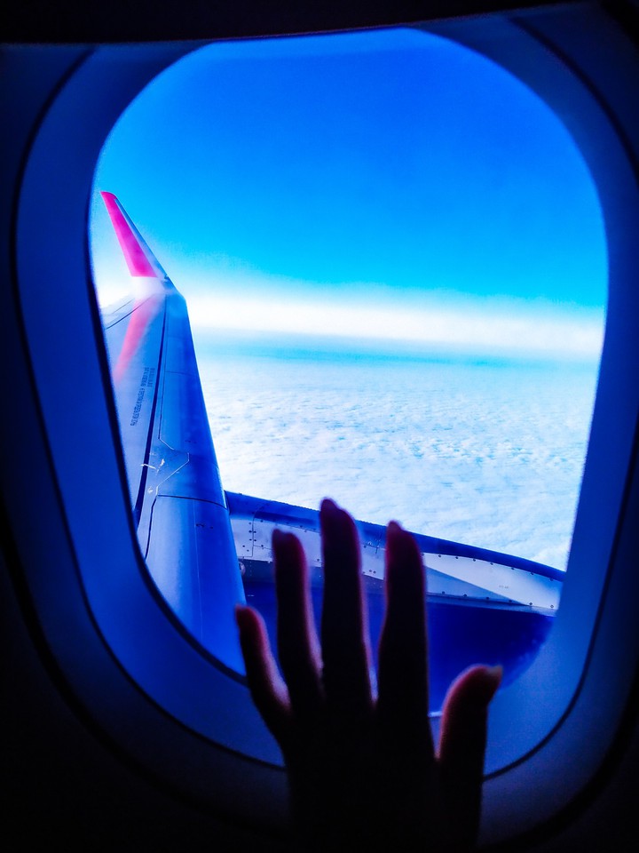 ✈