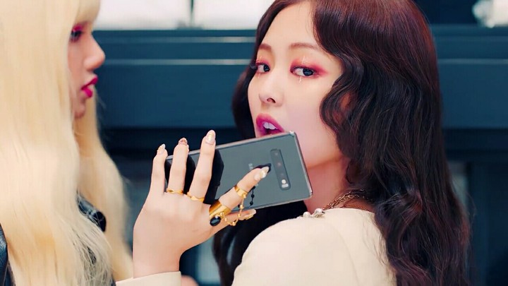 JENNIE