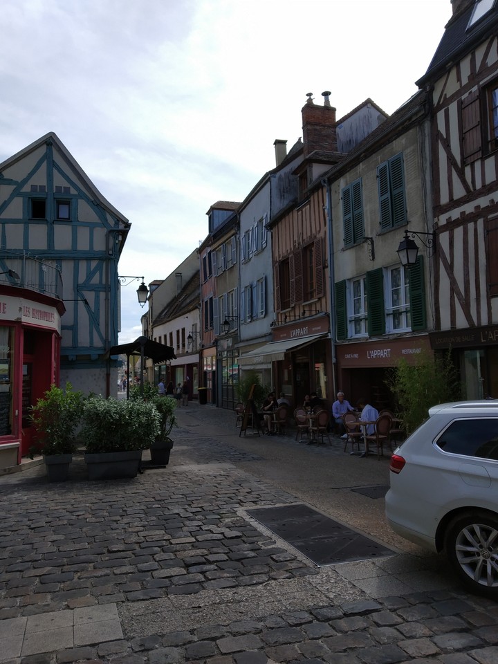 RUE DE PROVINS FRANCE