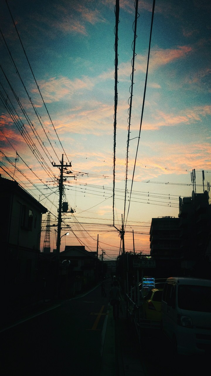Evening sky, go home. Family waiting for you.