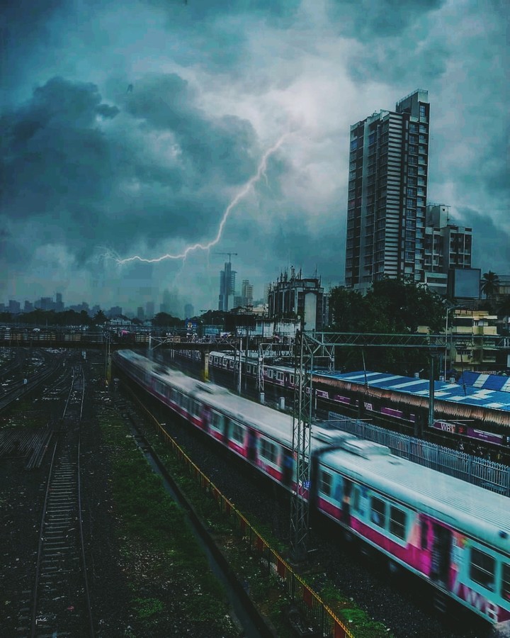 Mumbai tren....