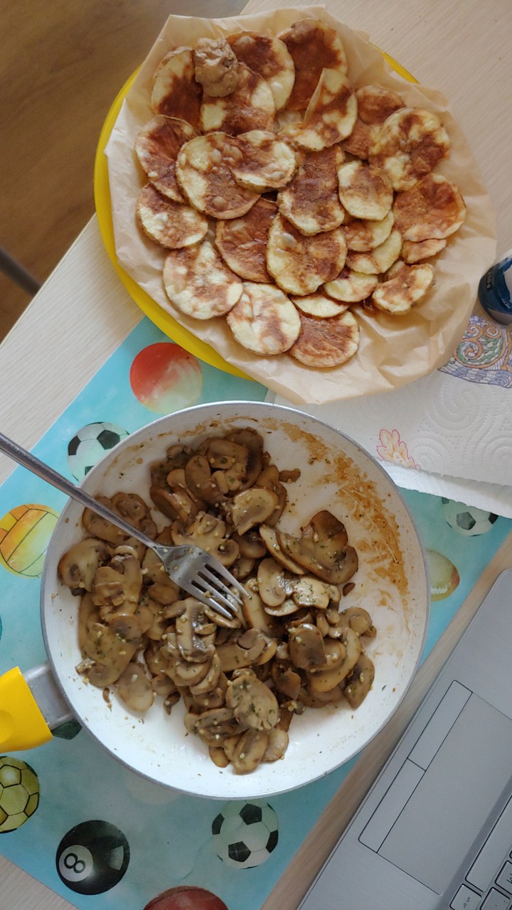 chips and mashrooms