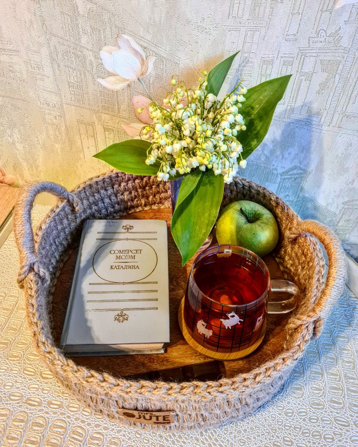 натюрморт с книгой