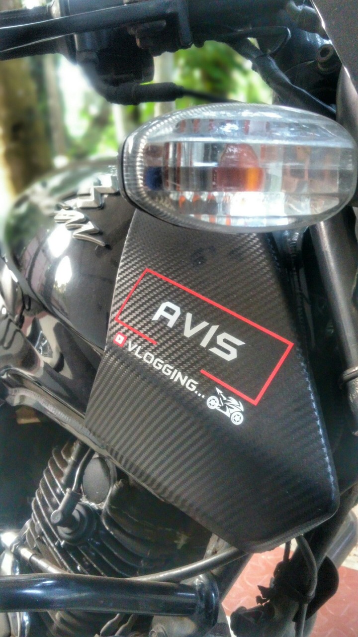 Vlogger ; Channel Logo