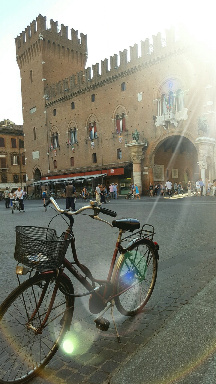 Ferrara and the bycicle