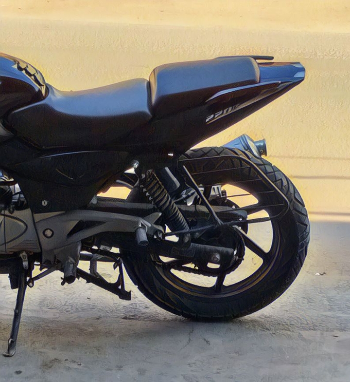 pulsar 220