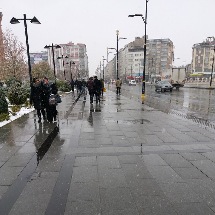 Station St.