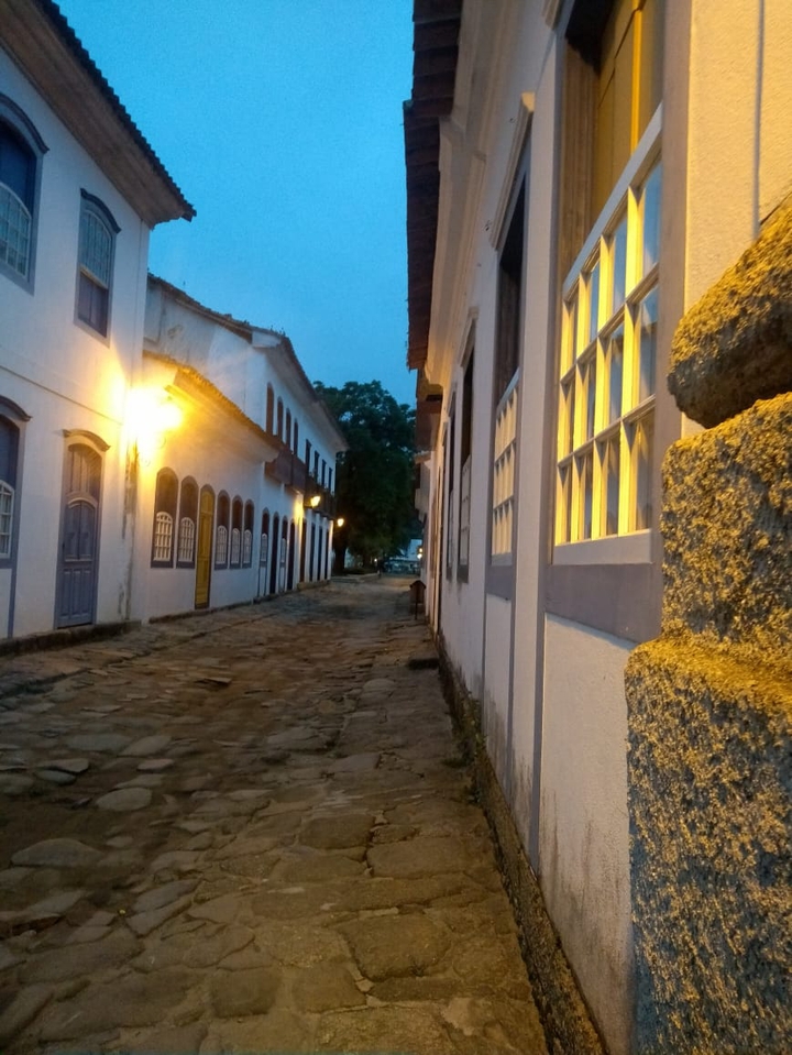 Colonial Street